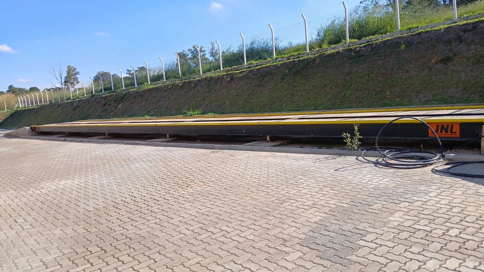 Cabeceira com a marca JNL · Obra JNL · BRMC