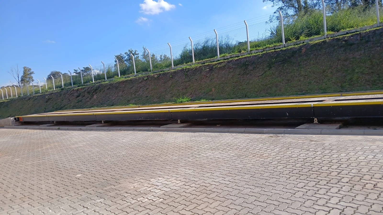 Guard rail de proteção lateral